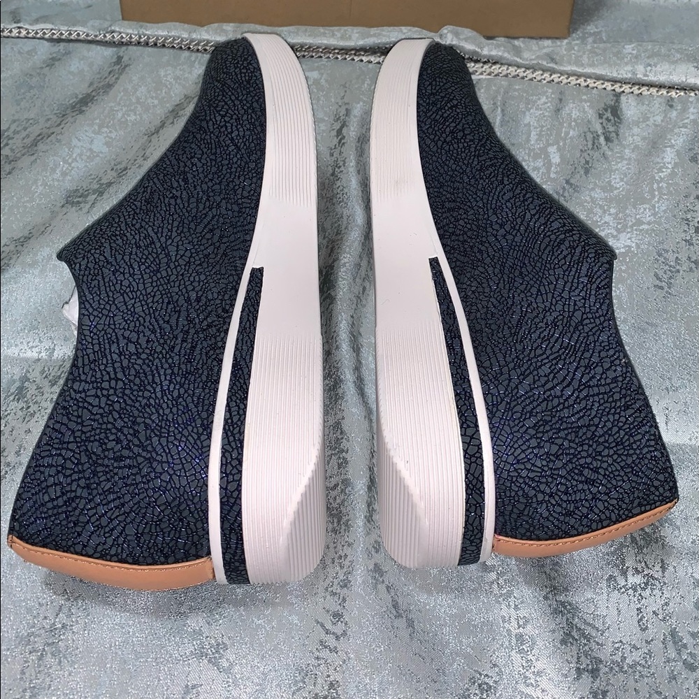 Kenneth Cole Gentle Souls - Hanna Leather Slip-on Sneaker